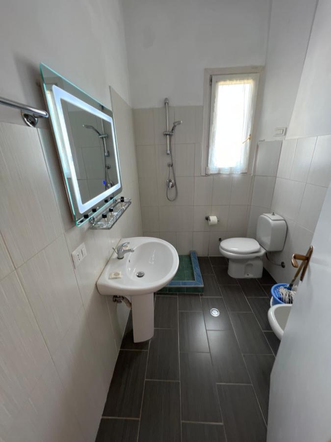 Agron Hotel Orikum Eksteriør billede