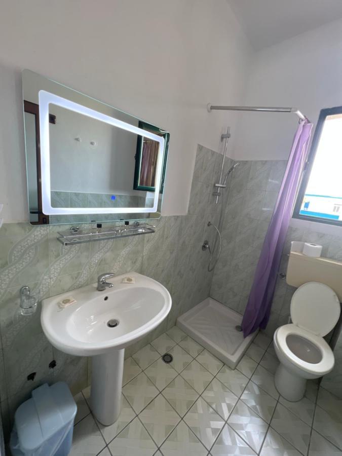 Agron Hotel Orikum Eksteriør billede